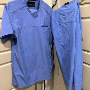 Men’s Jaanuu Tailor fit scrubs